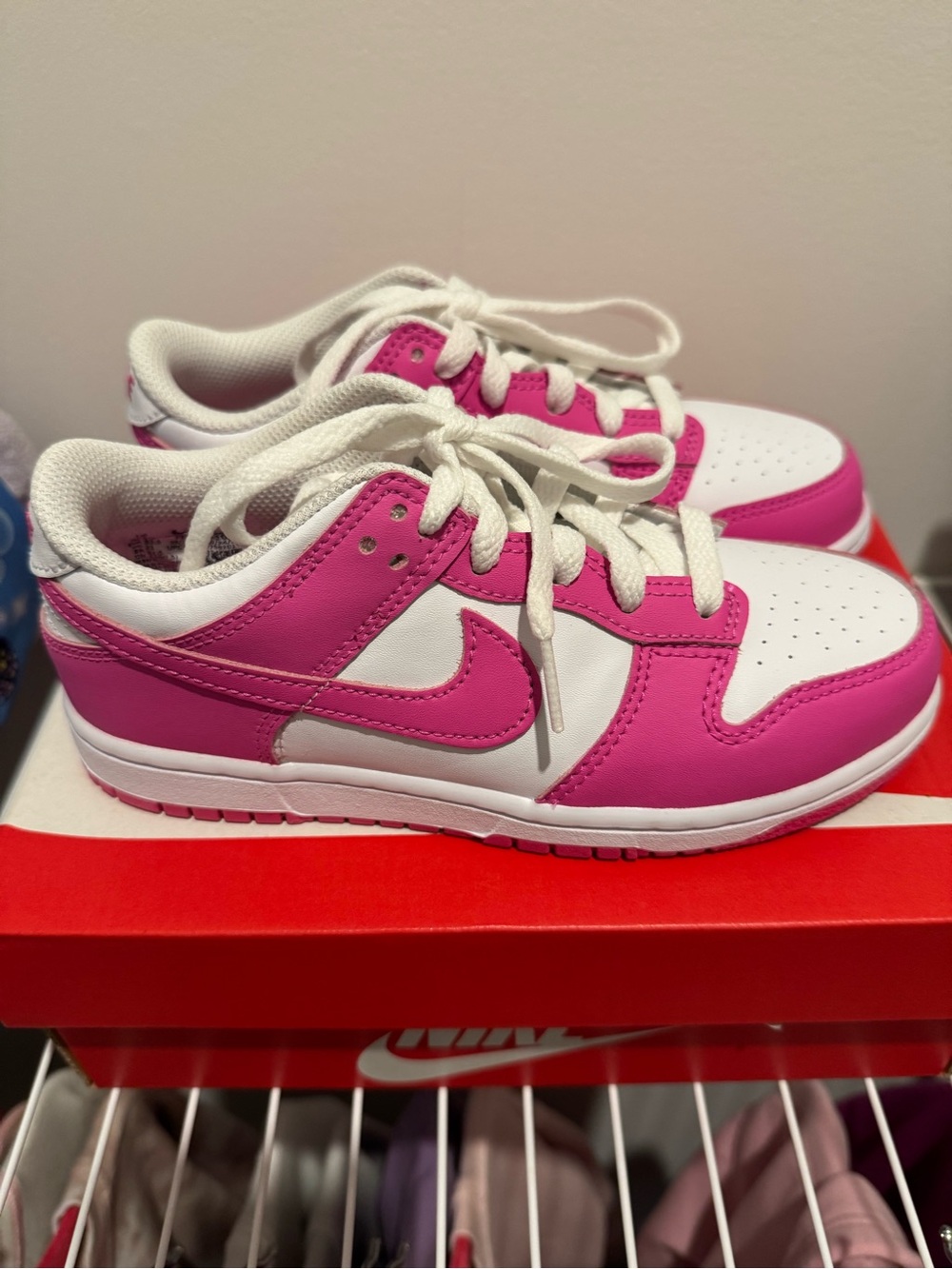 Kids Nike Dunk Low (PSE) White/Laser Fuchsia Size 2Y NWOT